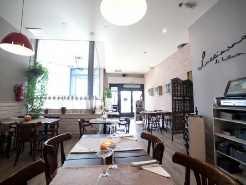 Mesas del comedor del restaurante