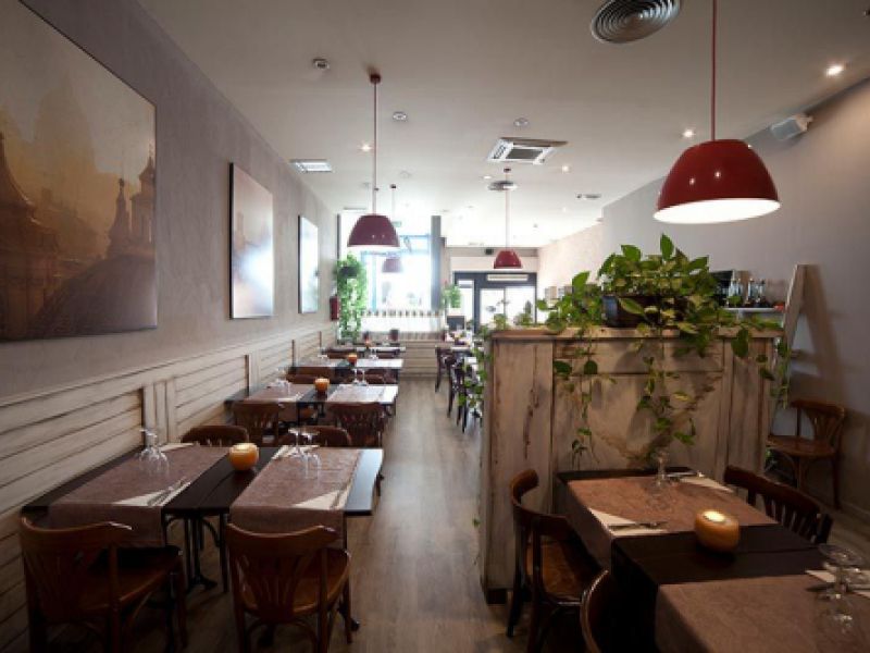 Distribución de mesas interiores del comedor