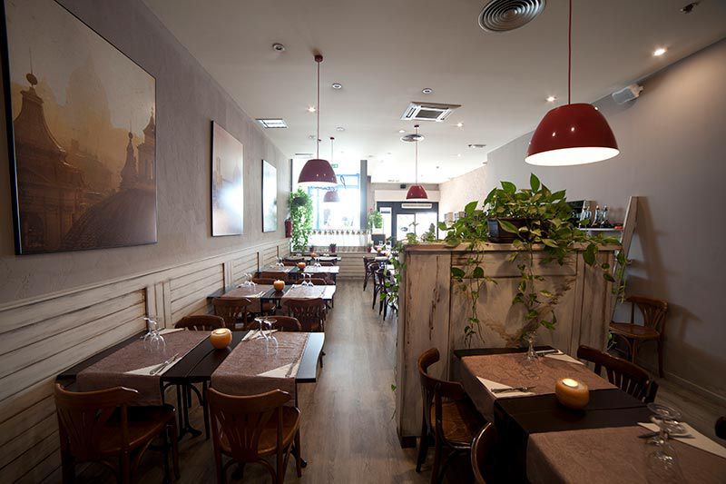 Distribución de mesas interiores del comedor