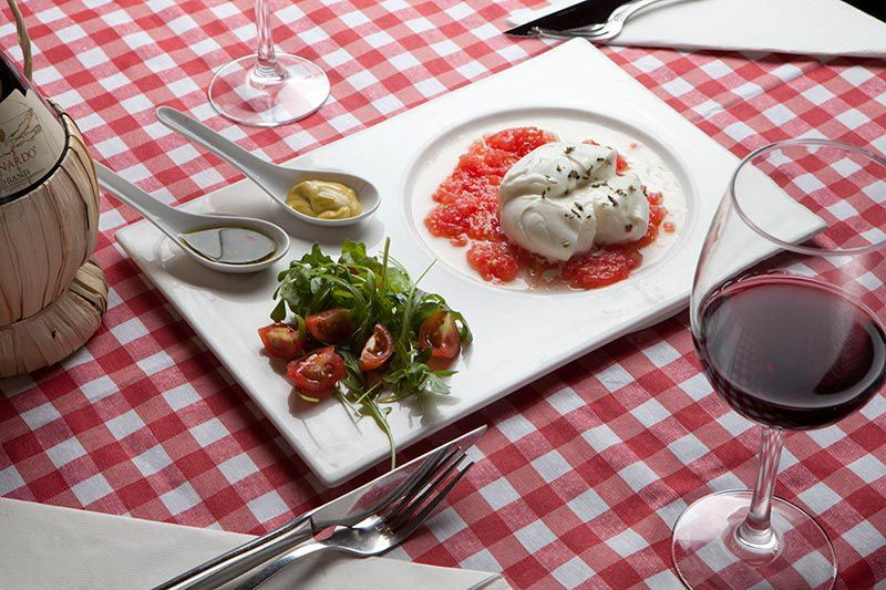 Ensalada con burrata