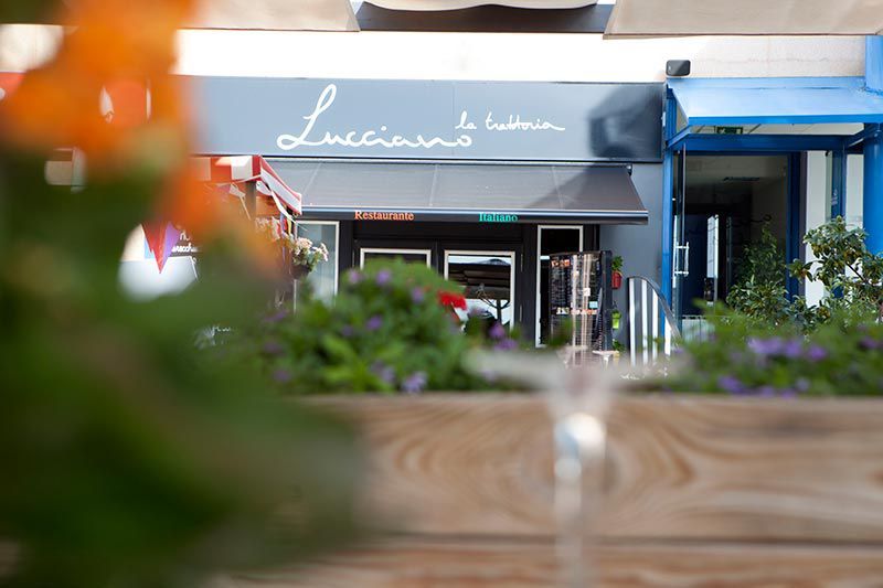 Vista de la terraza exterior del restaurante
